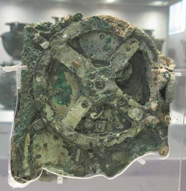 The Antikythera Mechanism. By Tilemahos Efthimiadis from Athens, Greece [CC-BY-2.0 (http://creativecommons.org/licenses/by/2.0)], via Wikimedia Commons