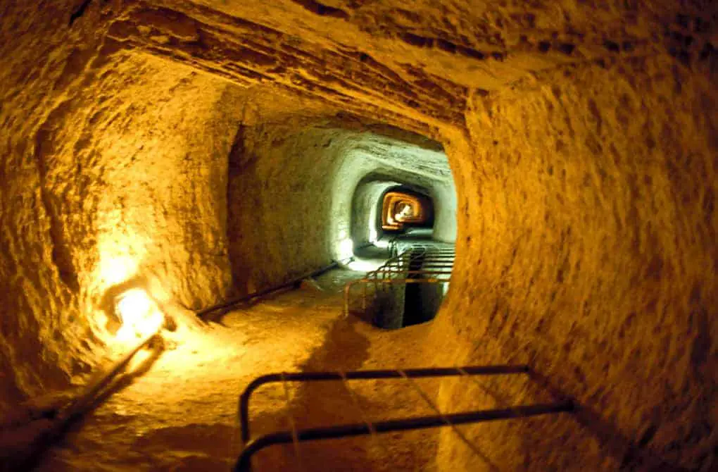 Eupalinos Tunnel - with heavy stone slabs