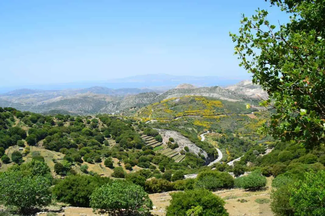 Hiking Naxos Routes: Moni To Apeiranthos via Sifones