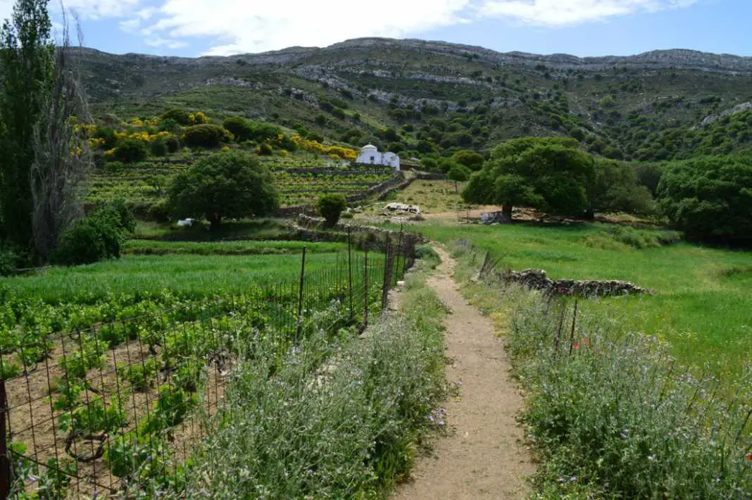 To Apeiranthos Naxos via Sifones