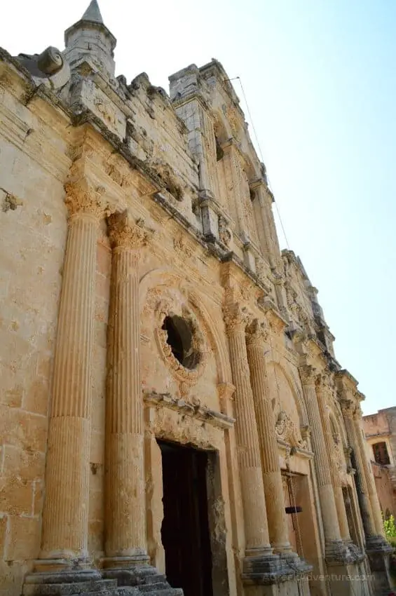 Holidays in Crete: Sightseeing, Eating, Baking Bread